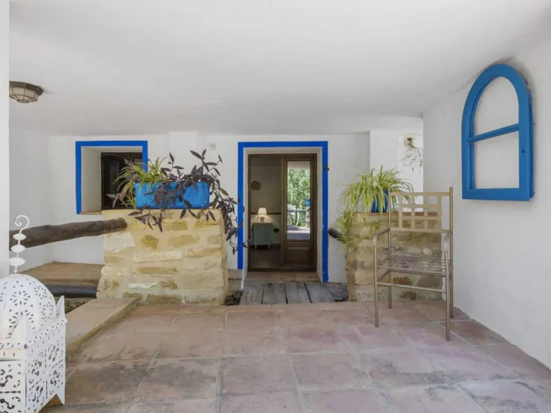 Set in an exceptional natural environment beside the Guadiaro River and at the entrance of the majestic Los Alcornocales Natural Park, this Signature Boutique Hotel & Restaurant represents a rare opportunity for investors seeking a unique hospitality asse