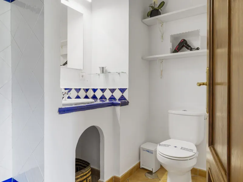 Set in an exceptional natural environment beside the Guadiaro River and at the entrance of the majestic Los Alcornocales Natural Park, this Signature Boutique Hotel & Restaurant represents a rare opportunity for investors seeking a unique hospitality asse
