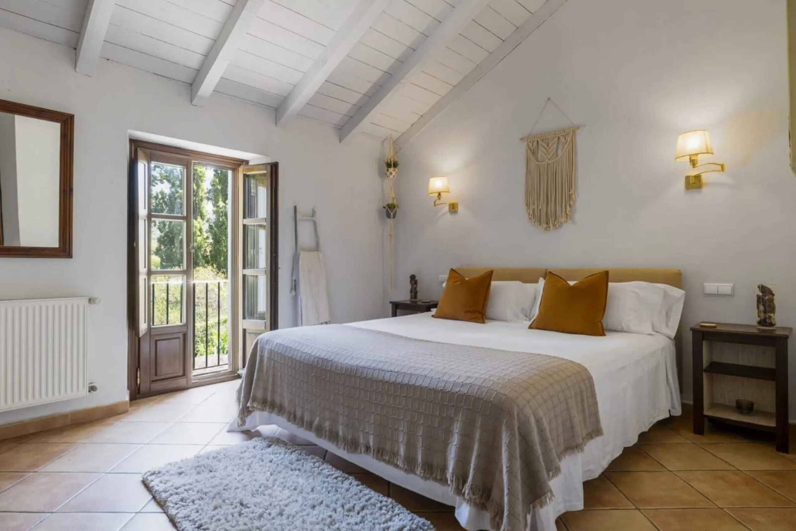 Set in an exceptional natural environment beside the Guadiaro River and at the entrance of the majestic Los Alcornocales Natural Park, this Signature Boutique Hotel & Restaurant represents a rare opportunity for investors seeking a unique hospitality asse