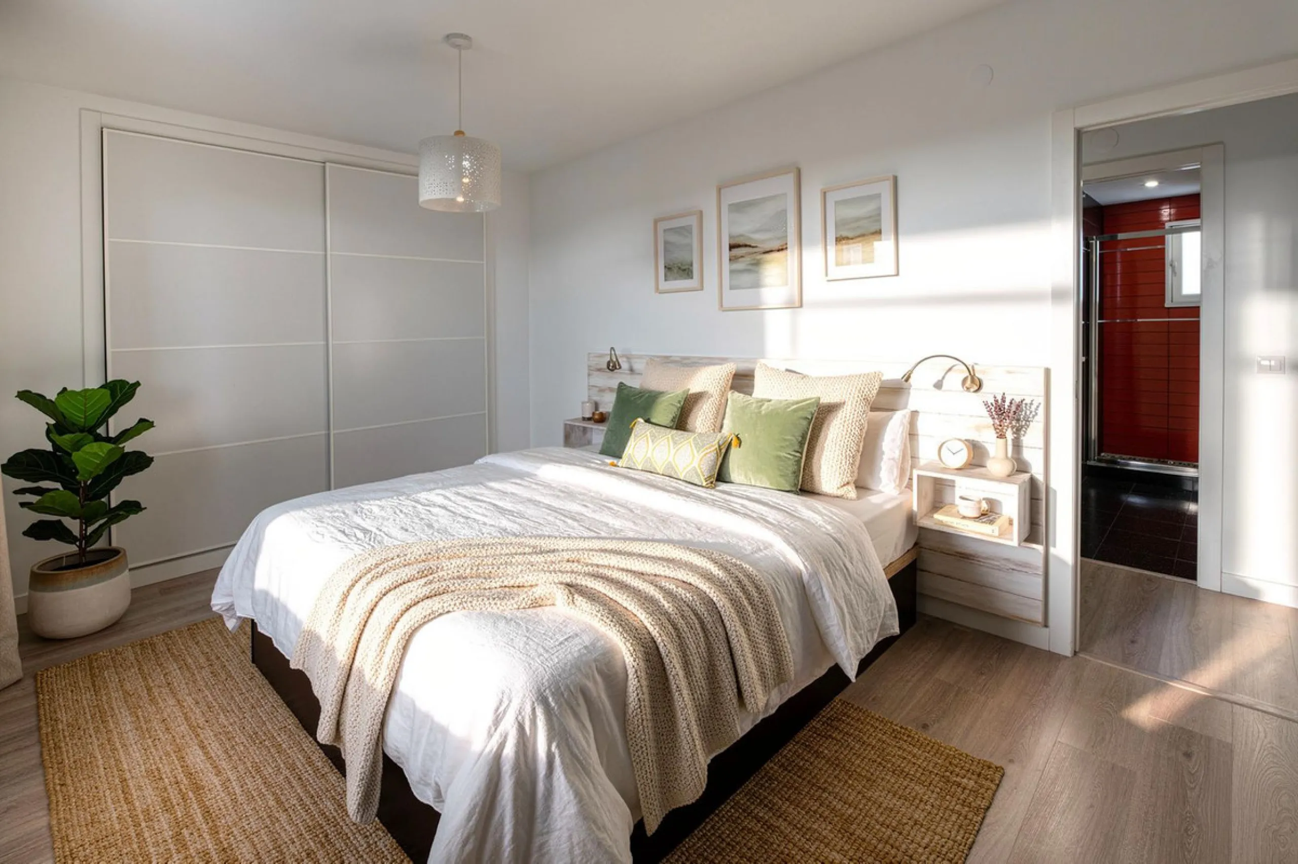 **Flat for Sale in a Quiet Area – Your Seaside Retreat! **