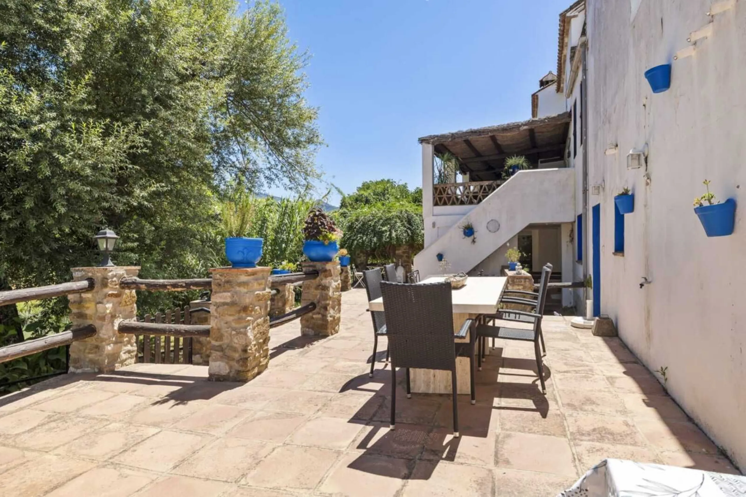 Set in an exceptional natural environment beside the Guadiaro River and at the entrance of the majestic Los Alcornocales Natural Park, this Signature Boutique Hotel & Restaurant represents a rare opportunity for investors seeking a unique hospitality asse
