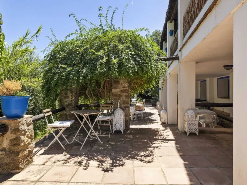 Set in an exceptional natural environment beside the Guadiaro River and at the entrance of the majestic Los Alcornocales Natural Park, this Signature Boutique Hotel & Restaurant represents a rare opportunity for investors seeking a unique hospitality asse