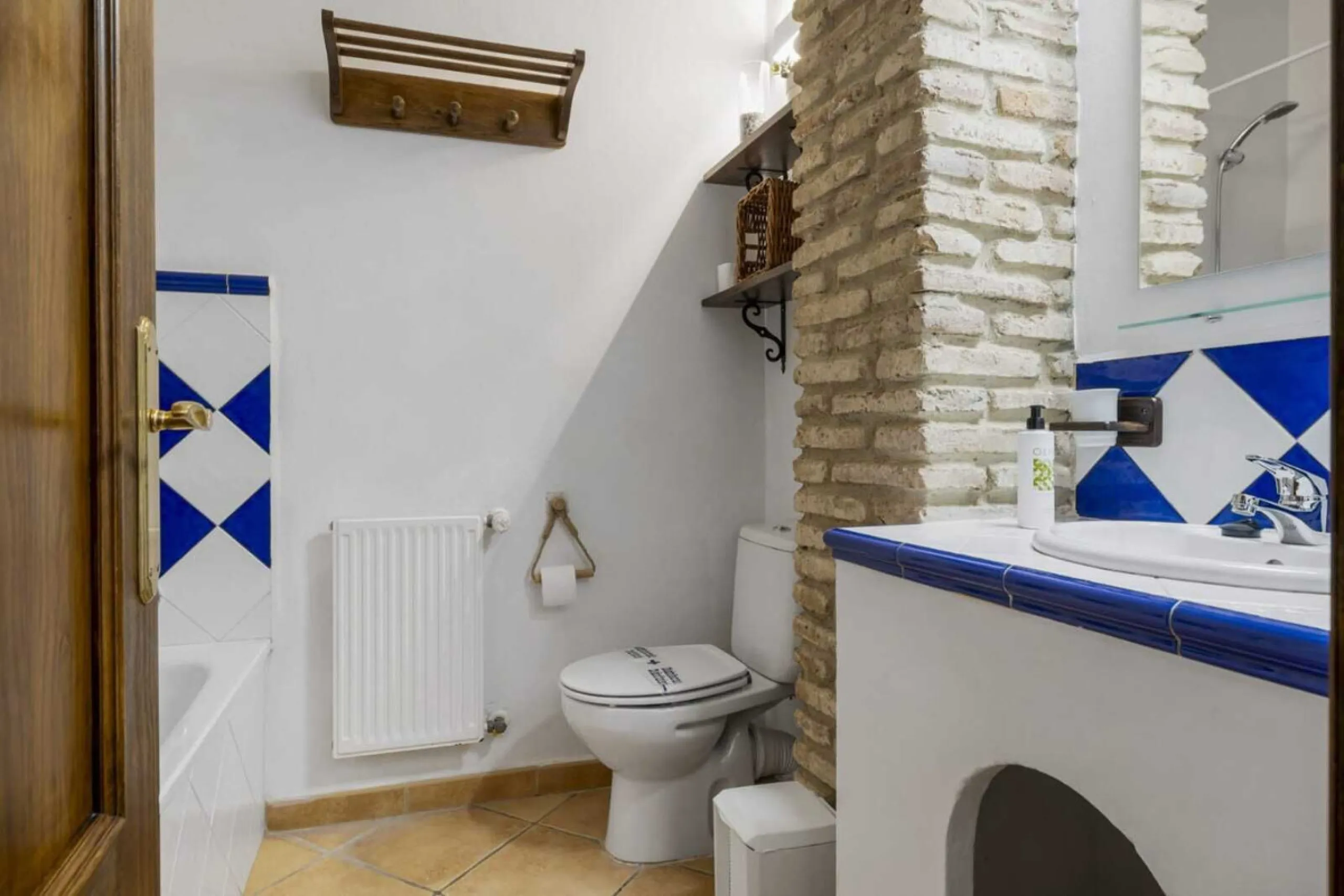 Set in an exceptional natural environment beside the Guadiaro River and at the entrance of the majestic Los Alcornocales Natural Park, this Signature Boutique Hotel & Restaurant represents a rare opportunity for investors seeking a unique hospitality asse