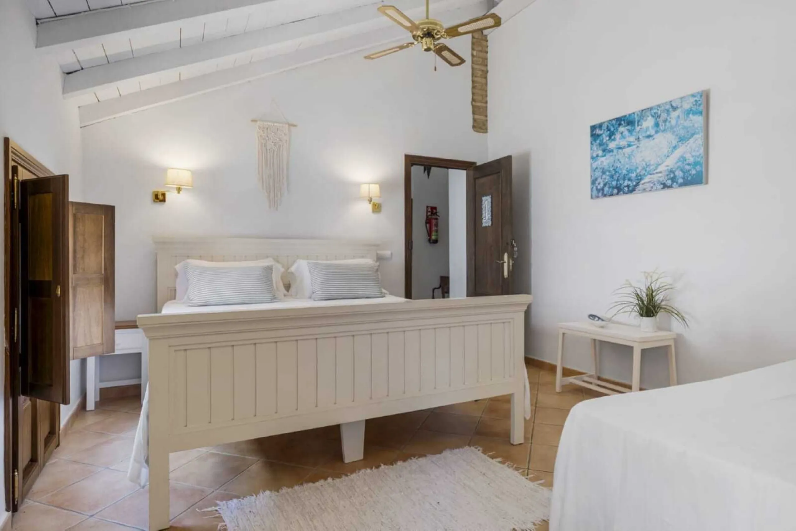 Set in an exceptional natural environment beside the Guadiaro River and at the entrance of the majestic Los Alcornocales Natural Park, this Signature Boutique Hotel & Restaurant represents a rare opportunity for investors seeking a unique hospitality asse