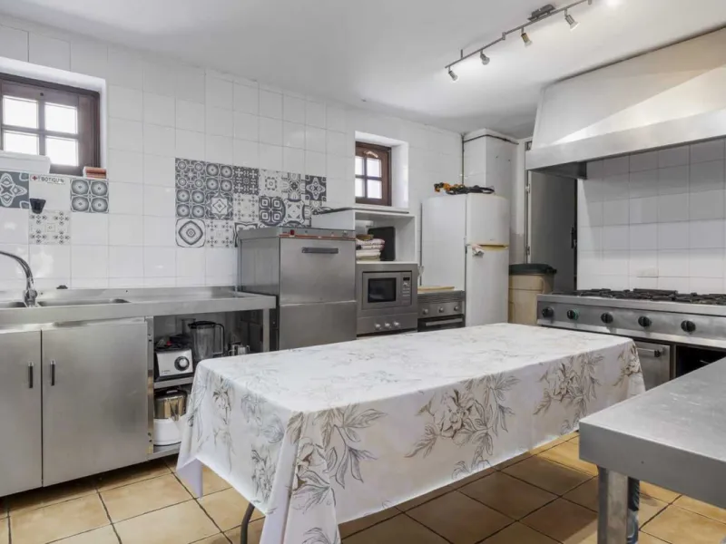 Set in an exceptional natural environment beside the Guadiaro River and at the entrance of the majestic Los Alcornocales Natural Park, this Signature Boutique Hotel & Restaurant represents a rare opportunity for investors seeking a unique hospitality asse