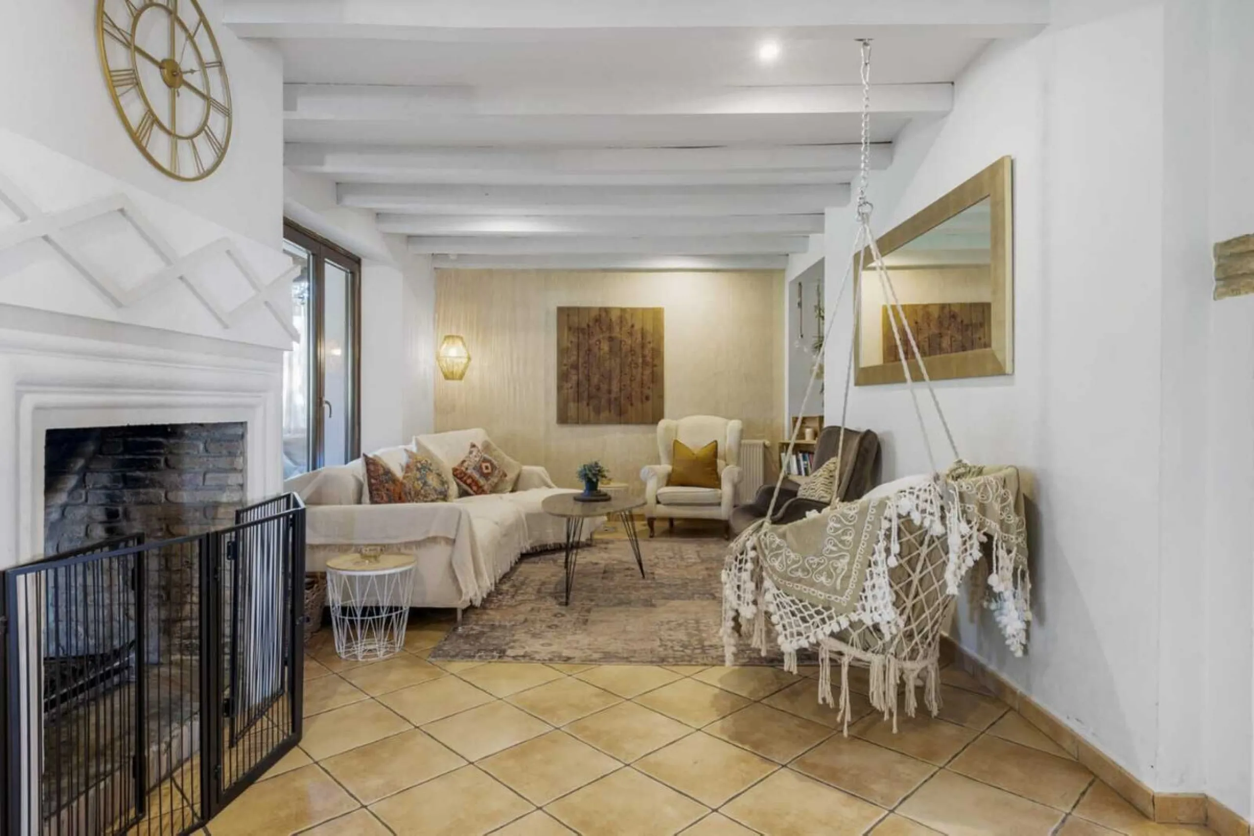Set in an exceptional natural environment beside the Guadiaro River and at the entrance of the majestic Los Alcornocales Natural Park, this Signature Boutique Hotel & Restaurant represents a rare opportunity for investors seeking a unique hospitality asse