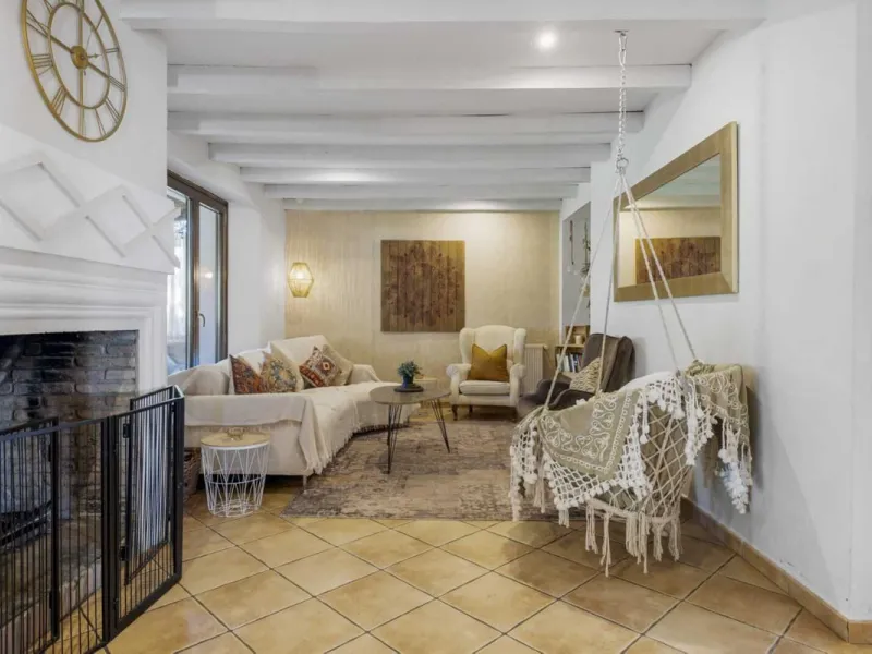 Set in an exceptional natural environment beside the Guadiaro River and at the entrance of the majestic Los Alcornocales Natural Park, this Signature Boutique Hotel & Restaurant represents a rare opportunity for investors seeking a unique hospitality asse