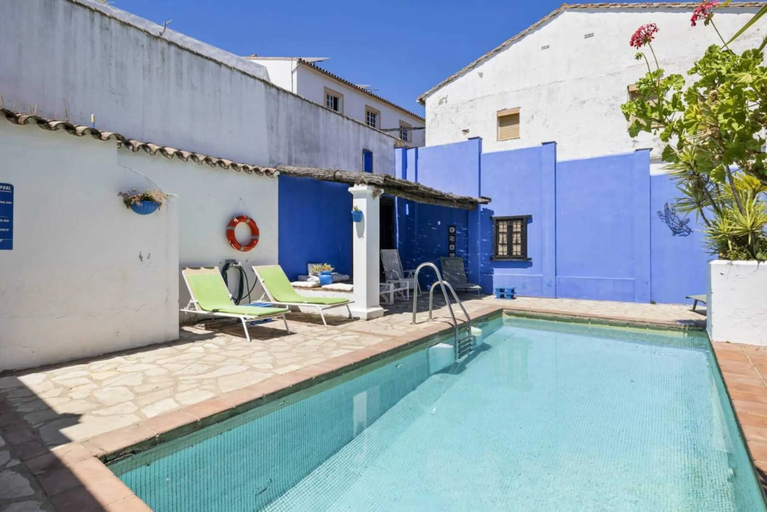 Set in an exceptional natural environment beside the Guadiaro River and at the entrance of the majestic Los Alcornocales Natural Park, this Signature Boutique Hotel & Restaurant represents a rare opportunity for investors seeking a unique hospitality asse