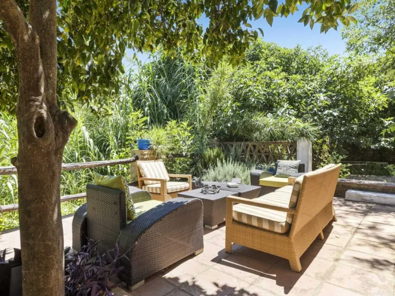 Set in an exceptional natural environment beside the Guadiaro River and at the entrance of the majestic Los Alcornocales Natural Park, this Signature Boutique Hotel & Restaurant represents a rare opportunity for investors seeking a unique hospitality asse