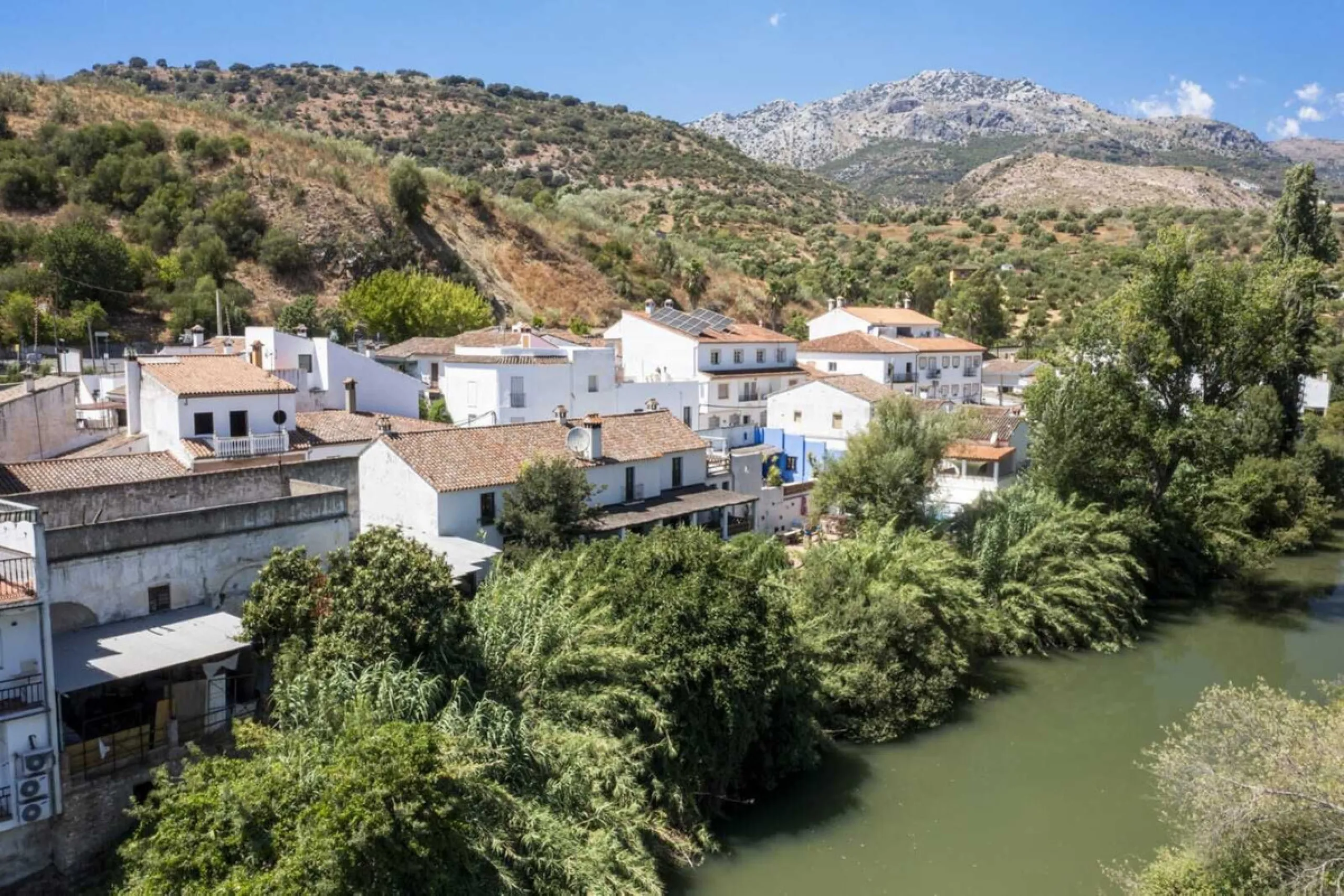 Set in an exceptional natural environment beside the Guadiaro River and at the entrance of the majestic Los Alcornocales Natural Park, this Signature Boutique Hotel & Restaurant represents a rare opportunity for investors seeking a unique hospitality asse