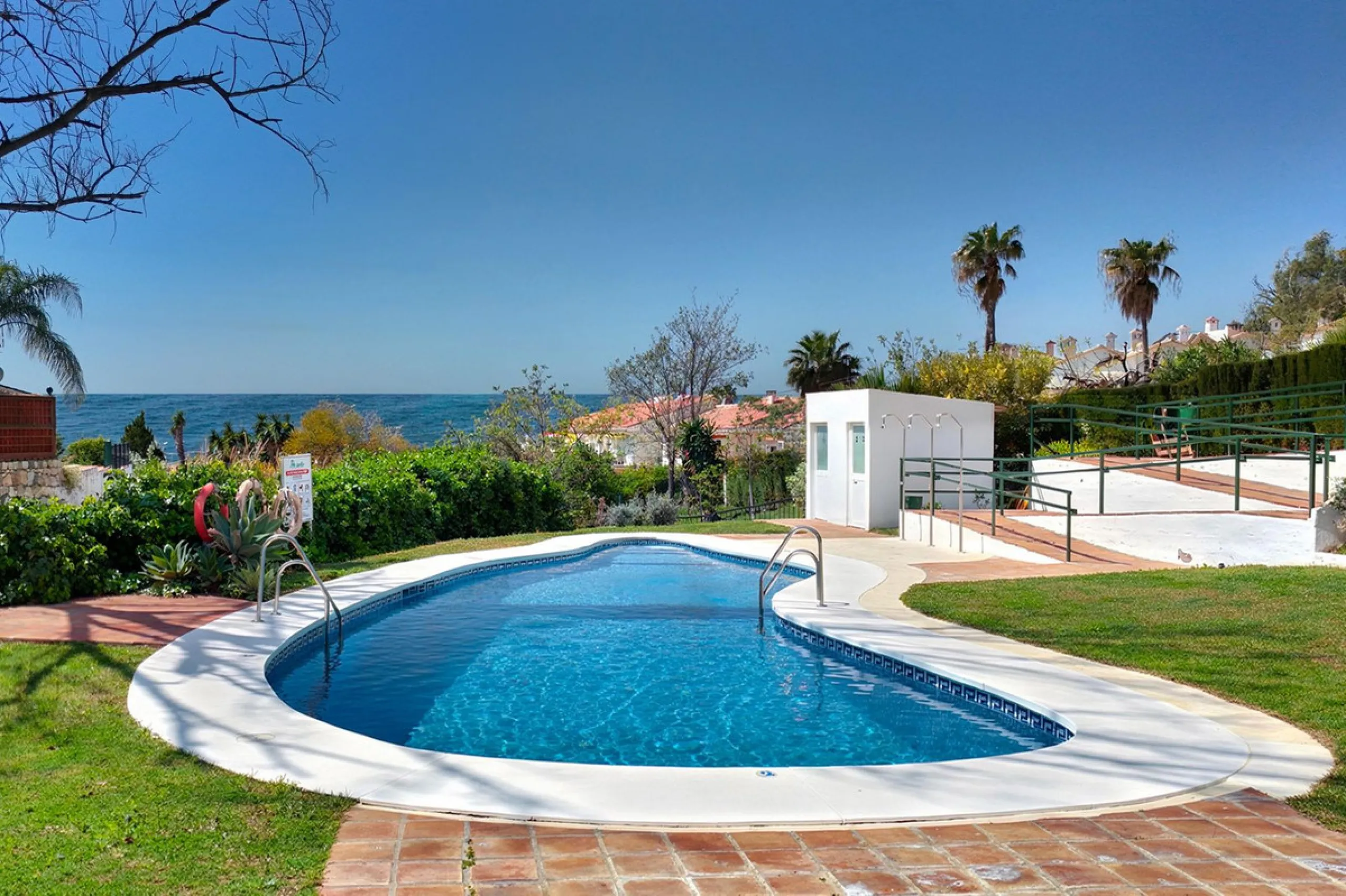 **Flat for Sale in a Quiet Area – Your Seaside Retreat! **