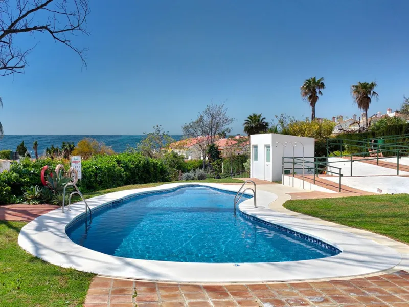 **Flat for Sale in a Quiet Area – Your Seaside Retreat! **