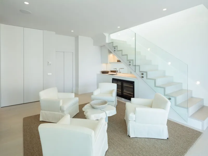 Bespoke and brand new contemporary home, situated on one of the last remaining available plots in El Herrojo, within the La Quinta Golf & Country Club resort, offering maximum accommodation in a prime location. The villa has been built and design to the h