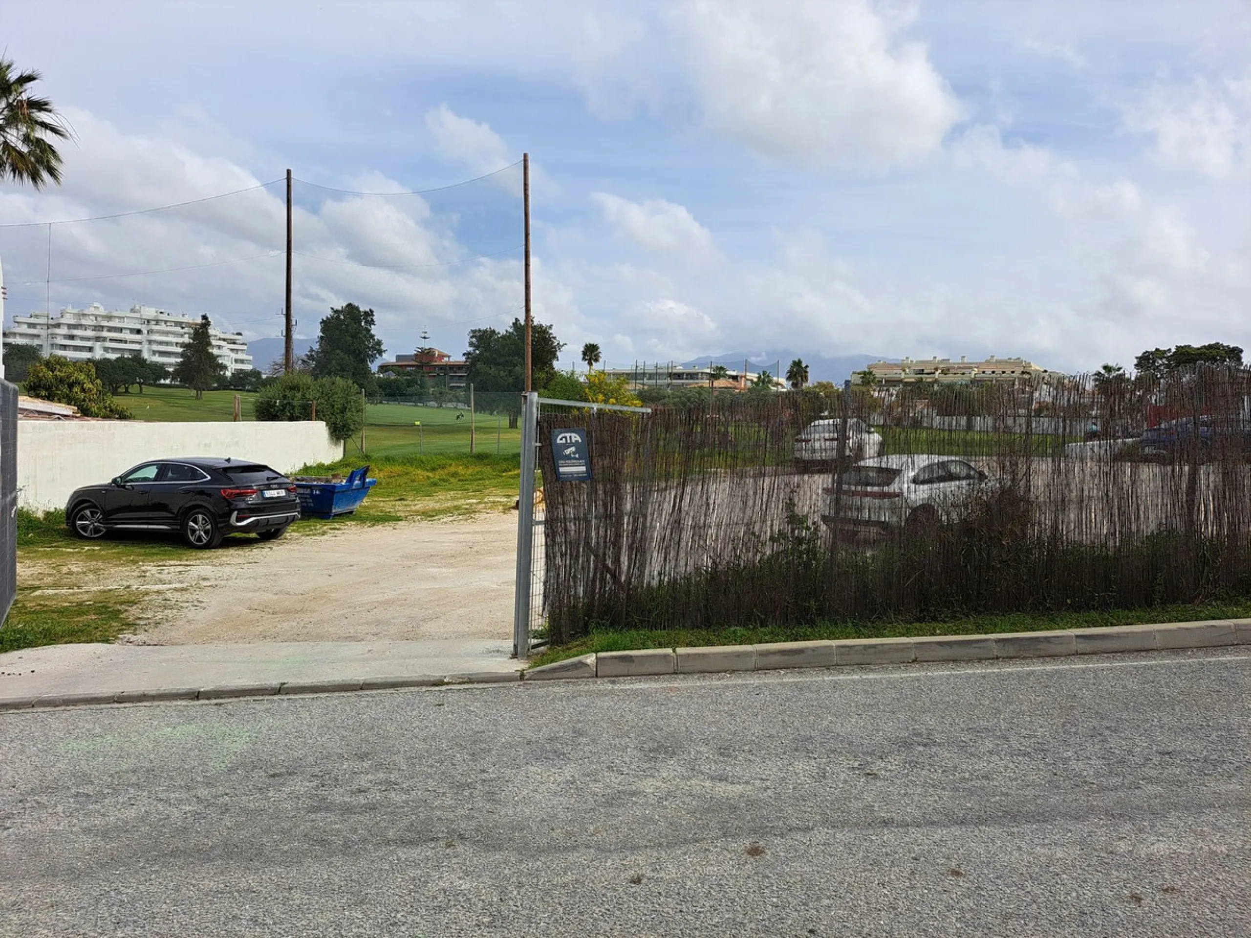 Plot - Residential Plot в продаже в Marbella, Málaga. Площадь дома 928 м². Площадь участка 928 м²