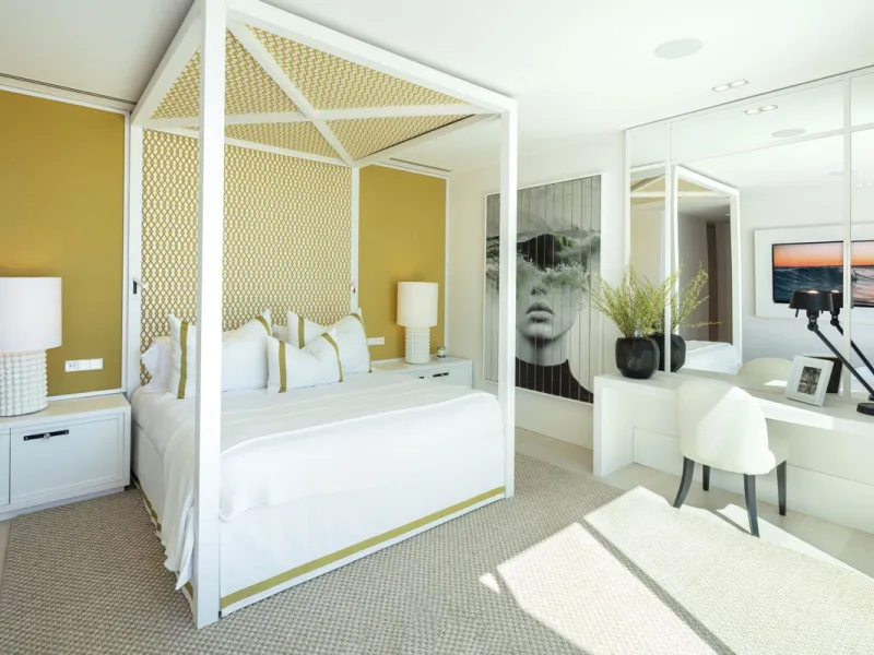 Bespoke and brand new contemporary home, situated on one of the last remaining available plots in El Herrojo, within the La Quinta Golf & Country Club resort, offering maximum accommodation in a prime location. The villa has been built and design to the h