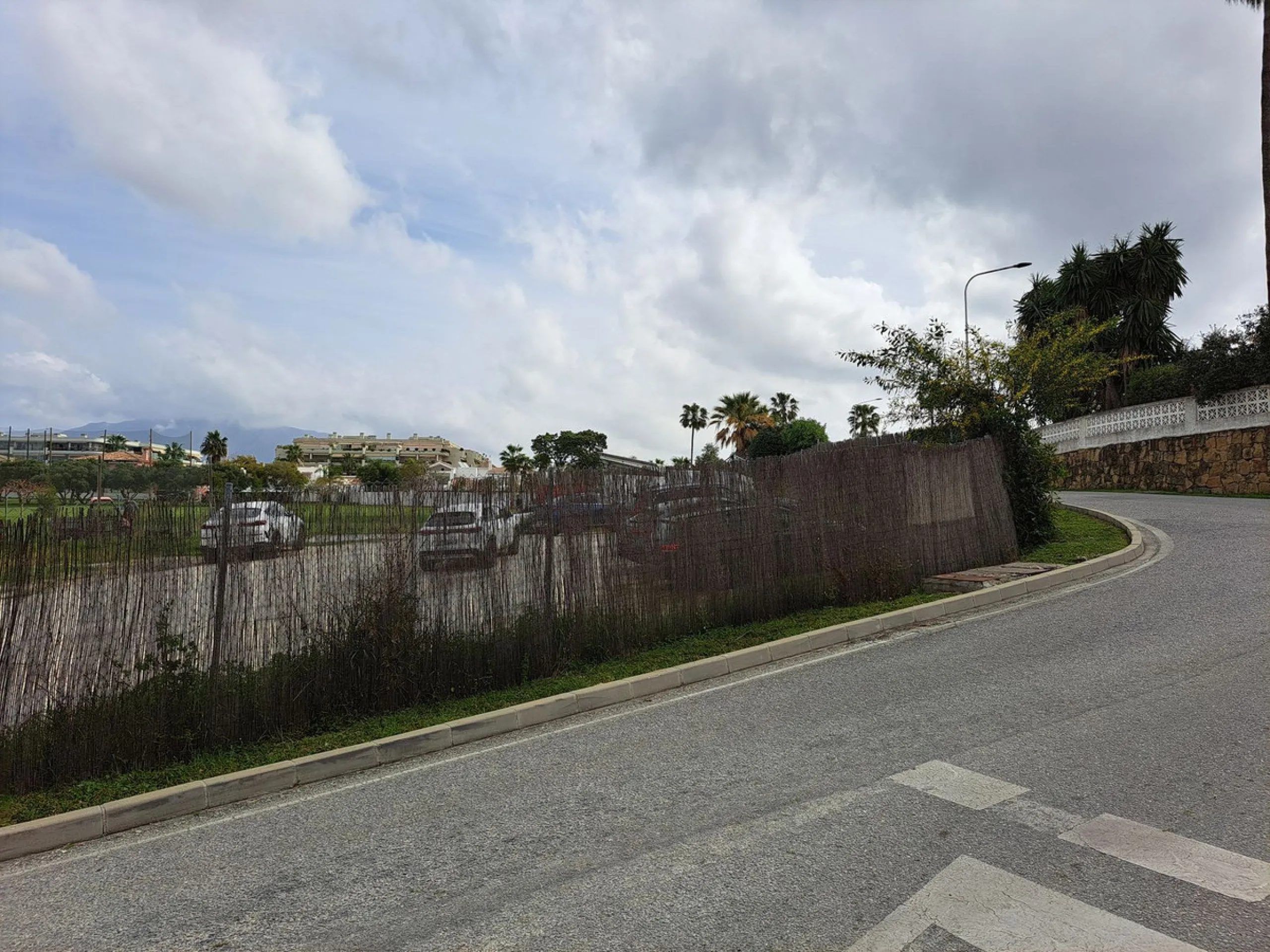 Plot - Residential Plot в продаже в Marbella, Málaga. Площадь дома 928 м². Площадь участка 928 м²