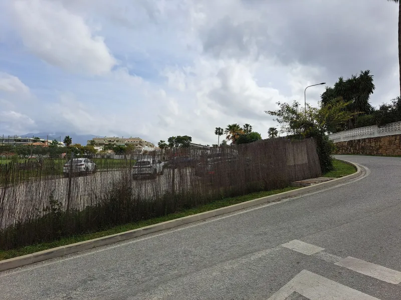 Plot - Residential Plot в продаже в Marbella, Málaga. Площадь дома 928 м². Площадь участка 928 м²