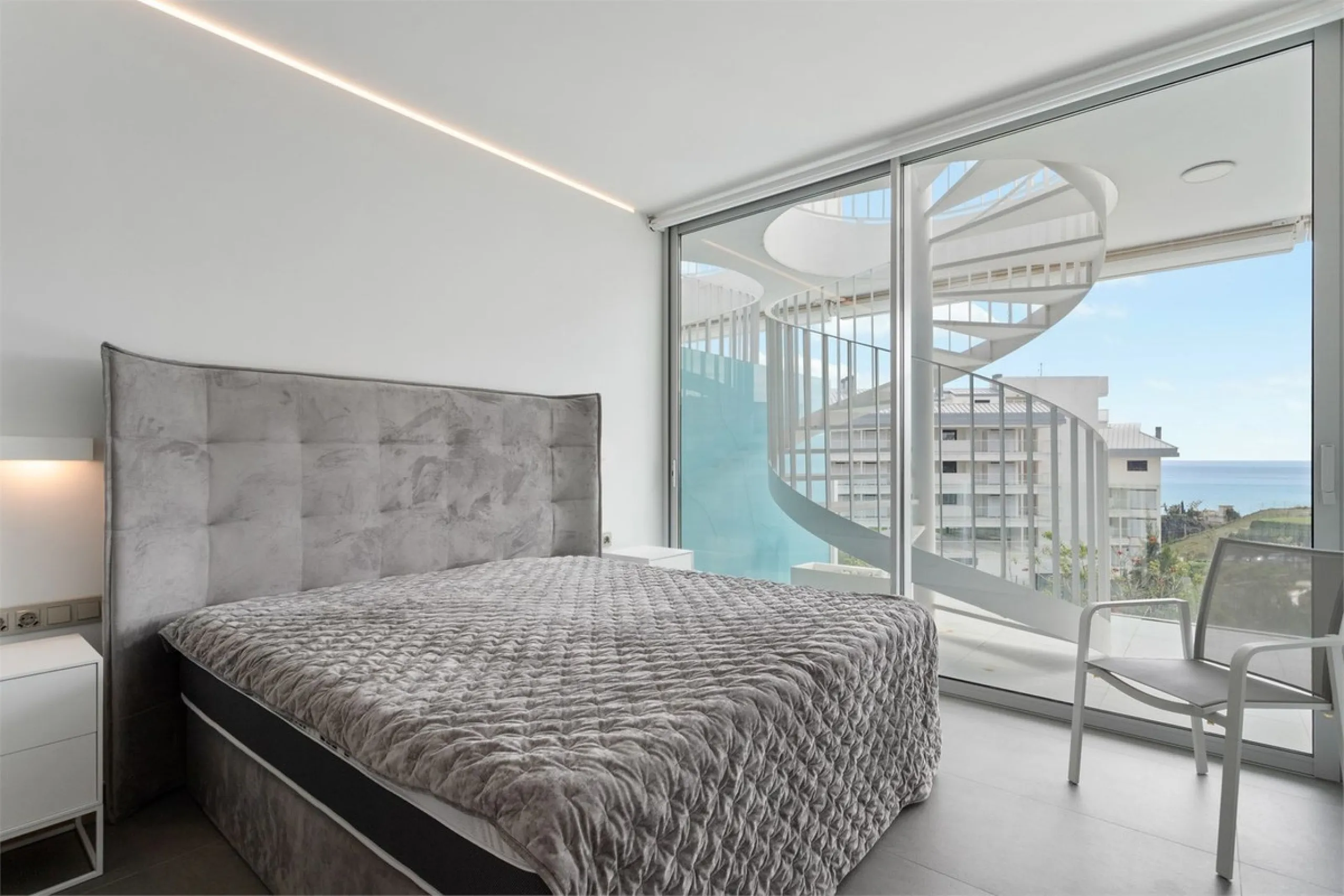 Apartment - Penthouse в продаже в Fuengirola, Málaga. В доме 2 спален и 2 ванных комнат. Площадь дома 82 м²