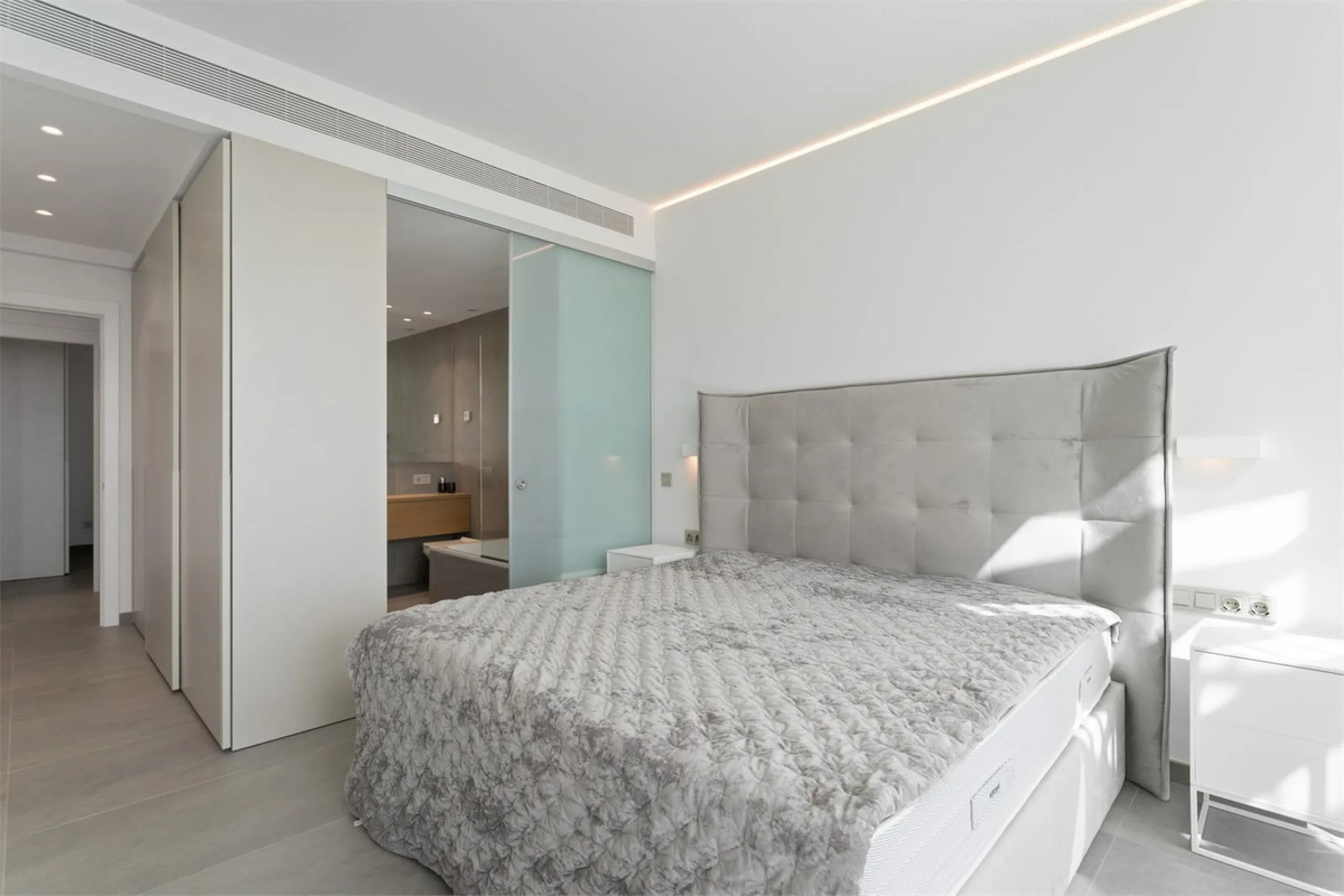 Apartment - Penthouse в продаже в Fuengirola, Málaga. В доме 2 спален и 2 ванных комнат. Площадь дома 82 м²