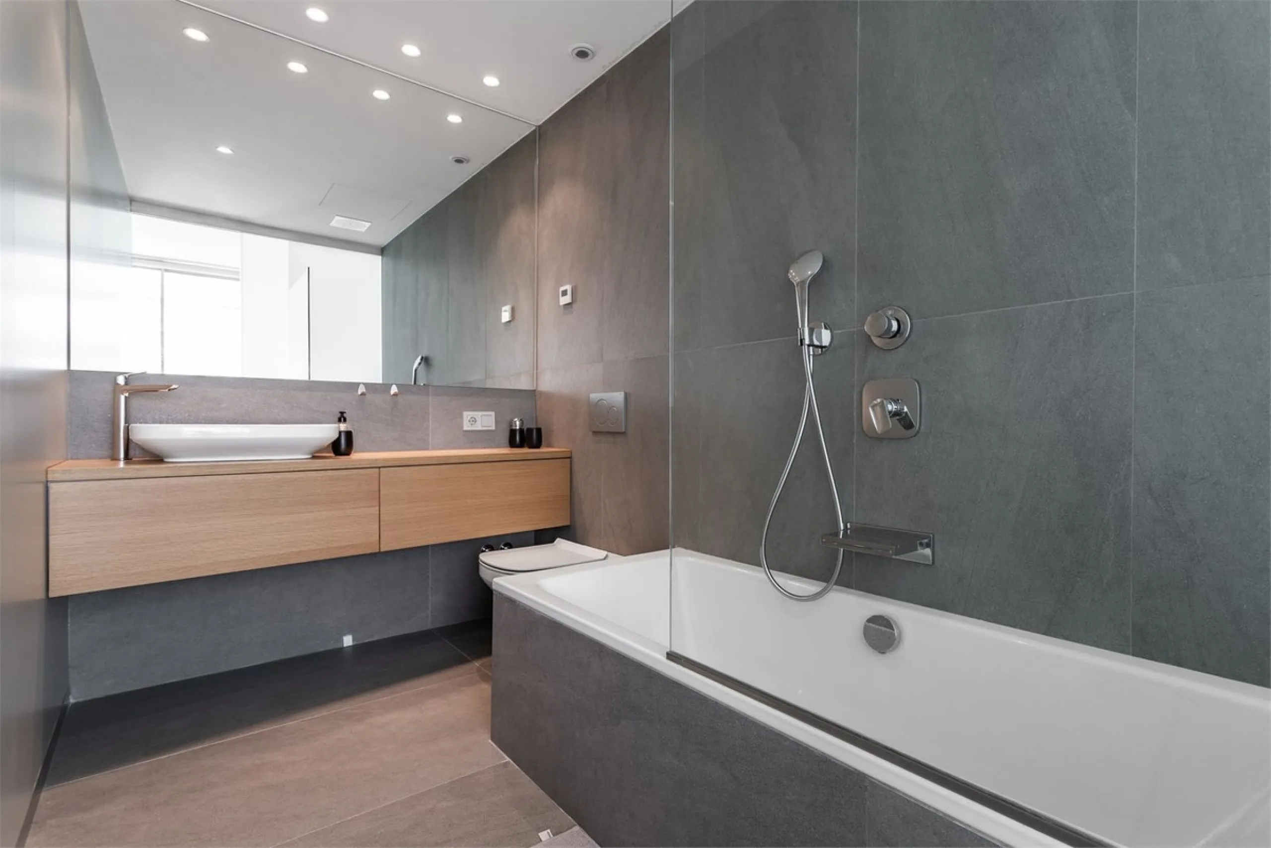 Apartment - Penthouse в продаже в Fuengirola, Málaga. В доме 2 спален и 2 ванных комнат. Площадь дома 82 м²