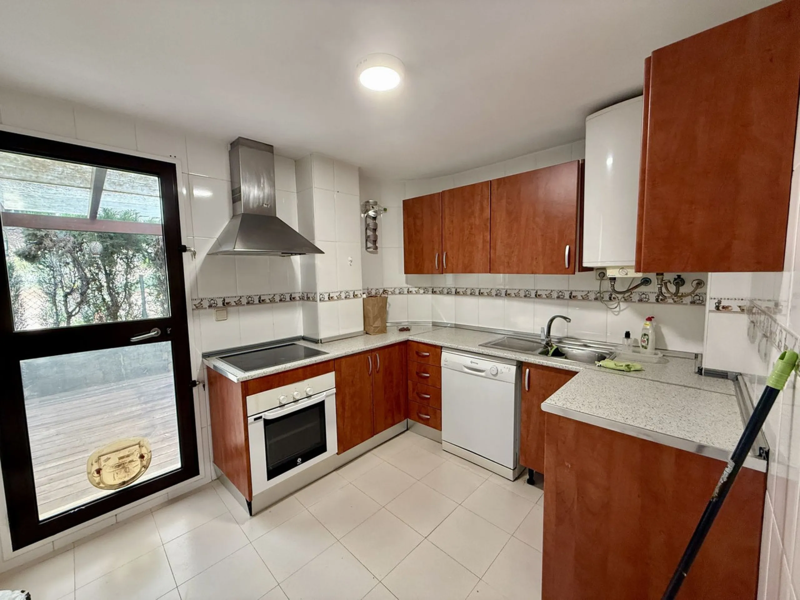 Stylish Ground Floor Apartment Just 5 Minutes from the Beach – Cancelada, Costa del Sol