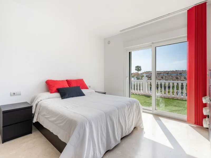 Spacious Villa in central San Pedro! With 3 separate apartments and garage for 10 cars.