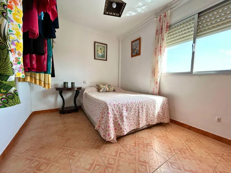 A wonderful 86 m² apartment is for sale in the El Mirador area of Marbella, a quiet and well-connected location with easy access to the highway and surrounded by all amenities: bus stops, schools, parks, and supermarkets.​