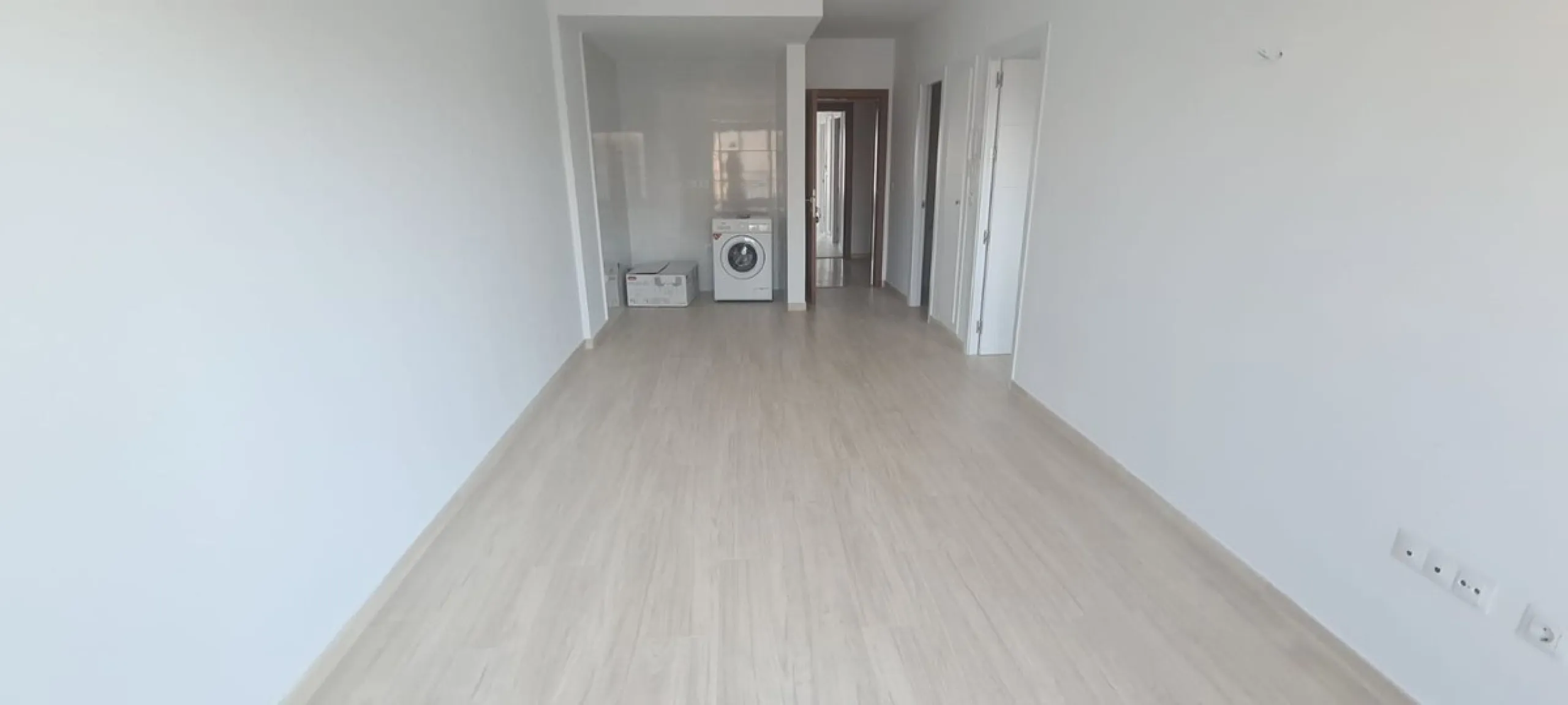 Apartment - Top Floor Apartment в продаже в Fuengirola, Málaga. В доме 1 спален и 1 ванных комнат. Площадь дома 57 м²