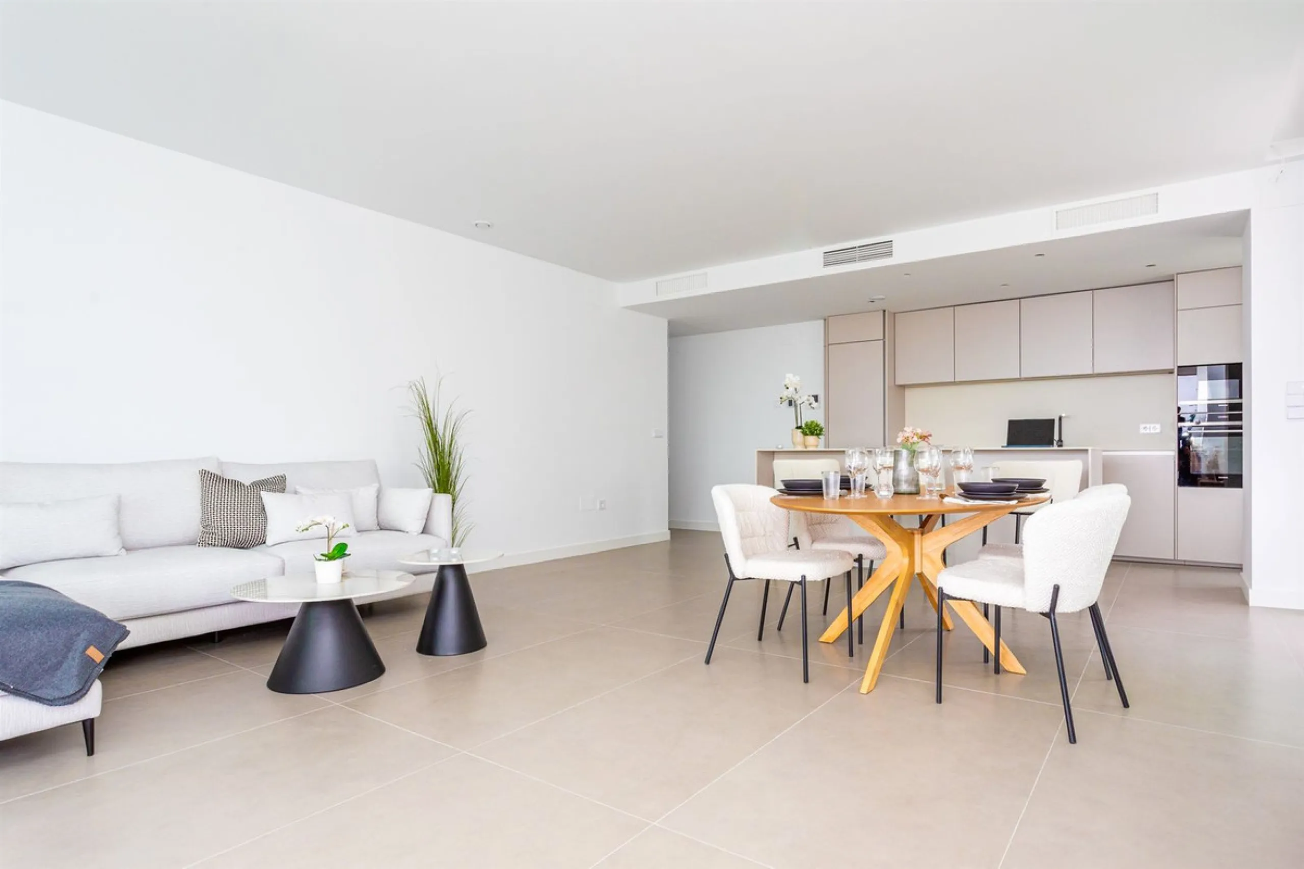 Apartment - Middle Floor Apartment в продаже в Fuengirola, Málaga. В доме 3 спален и 2 ванных комнат. Площадь дома 150 м²