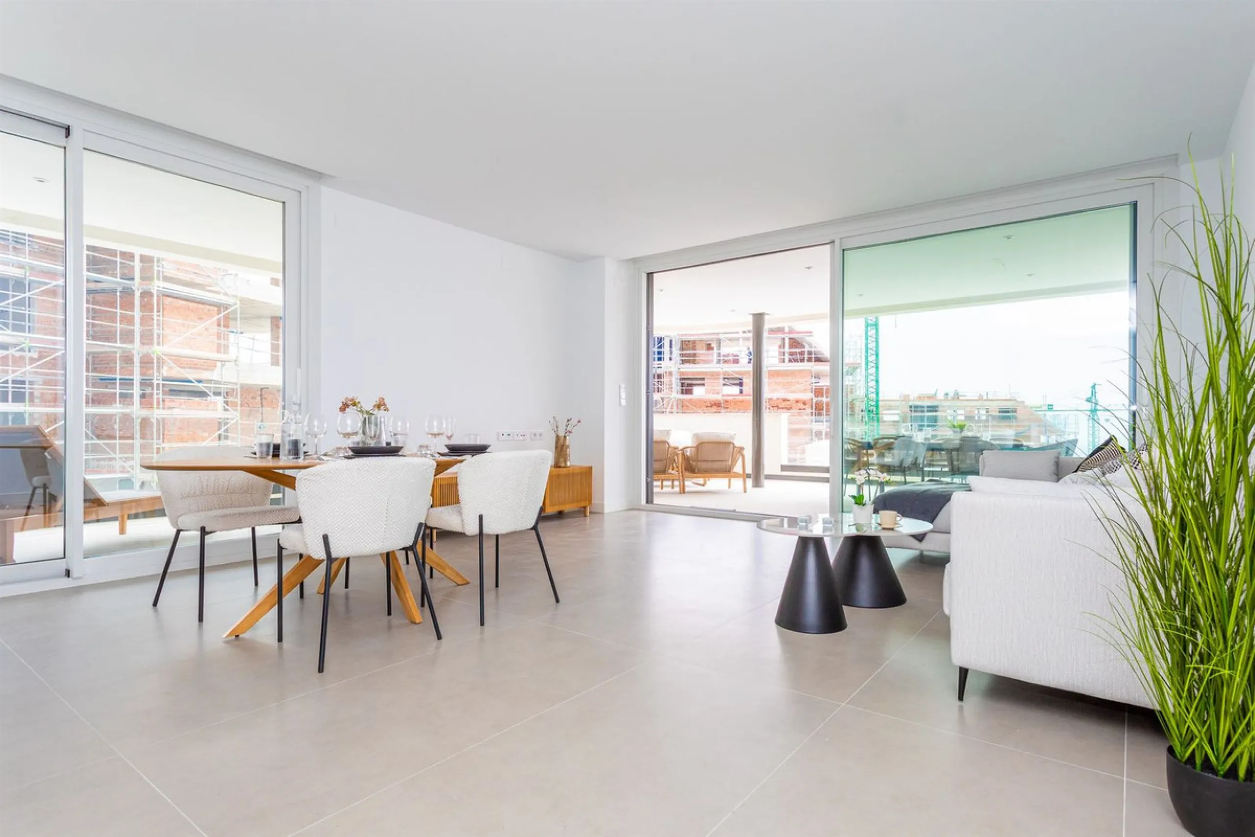 Apartment - Middle Floor Apartment в продаже в Fuengirola, Málaga. В доме 3 спален и 2 ванных комнат. Площадь дома 150 м²