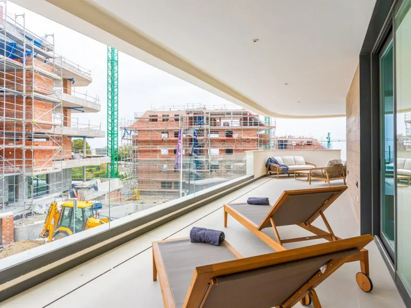 Apartment - Middle Floor Apartment в продаже в Fuengirola, Málaga. В доме 3 спален и 2 ванных комнат. Площадь дома 150 м²