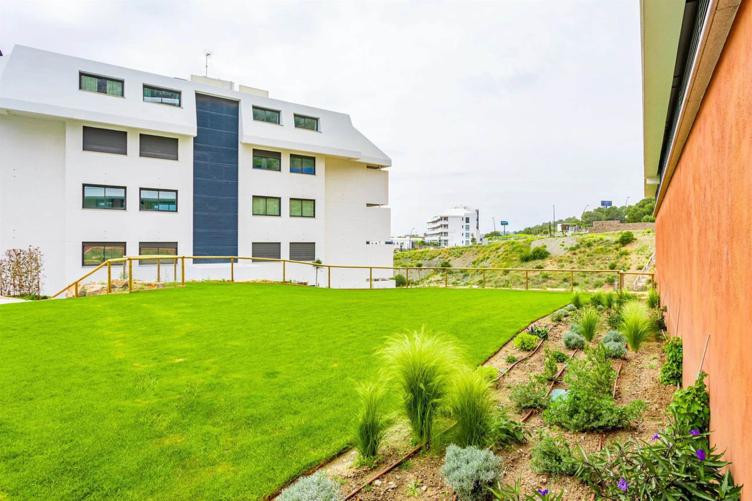 Apartment - Middle Floor Apartment в продаже в Fuengirola, Málaga. В доме 3 спален и 2 ванных комнат. Площадь дома 150 м²