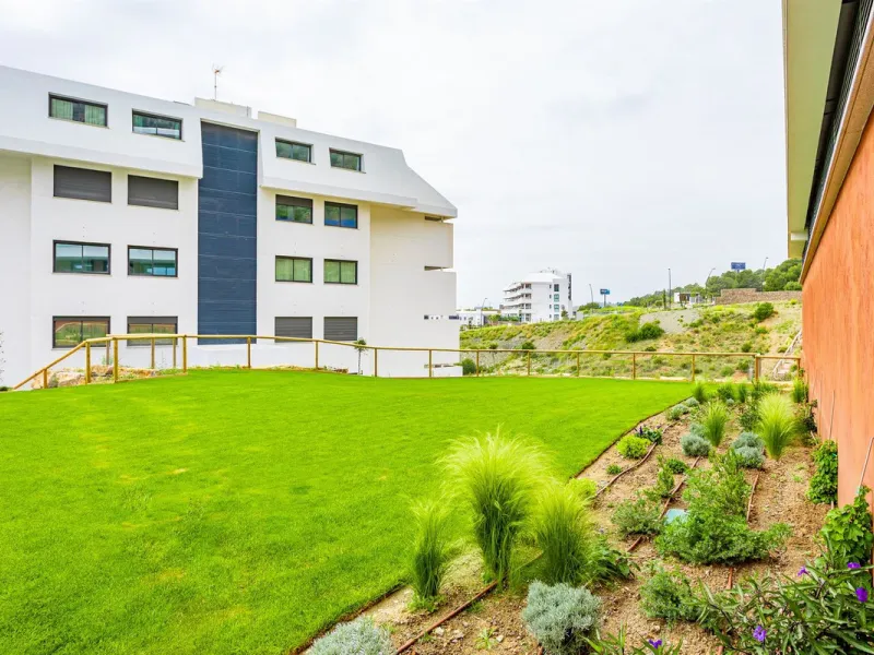 Apartment - Middle Floor Apartment в продаже в Fuengirola, Málaga. В доме 3 спален и 2 ванных комнат. Площадь дома 150 м²