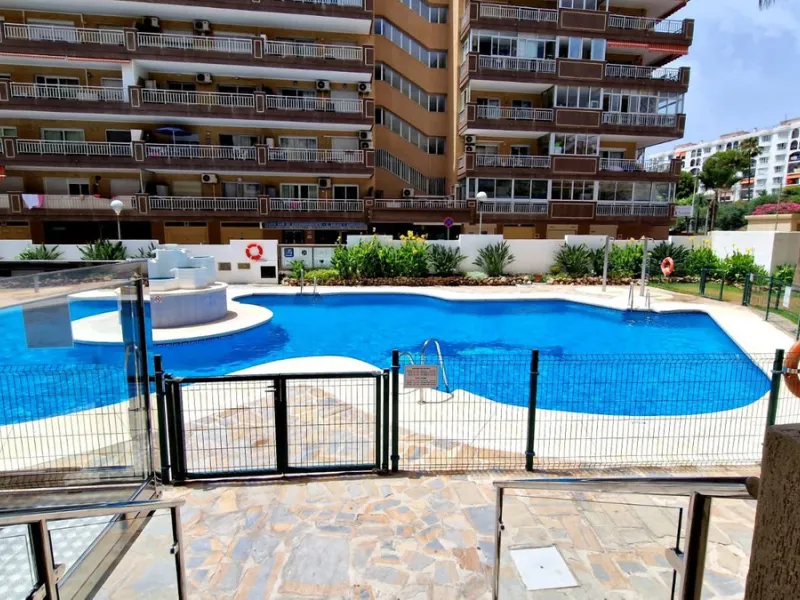 Apartment - Top Floor Apartment в продаже в Fuengirola, Málaga. В доме 1 спален и 1 ванных комнат. Площадь дома 57 м²