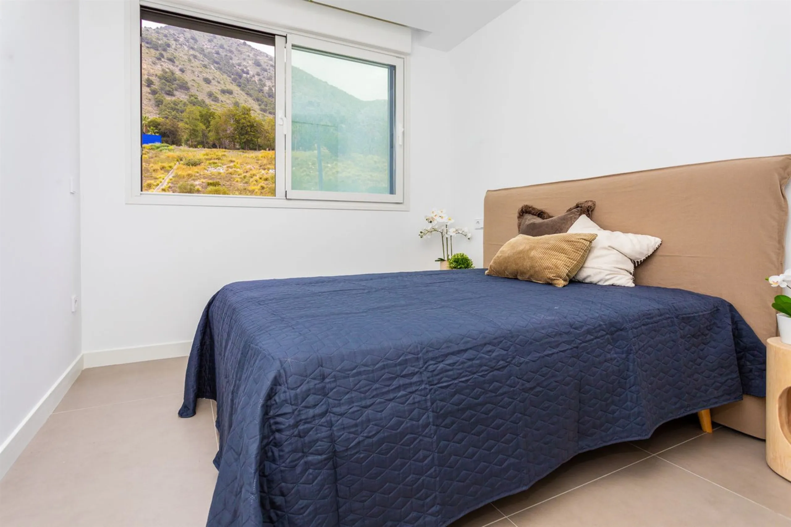 Apartment - Middle Floor Apartment в продаже в Fuengirola, Málaga. В доме 3 спален и 2 ванных комнат. Площадь дома 150 м²