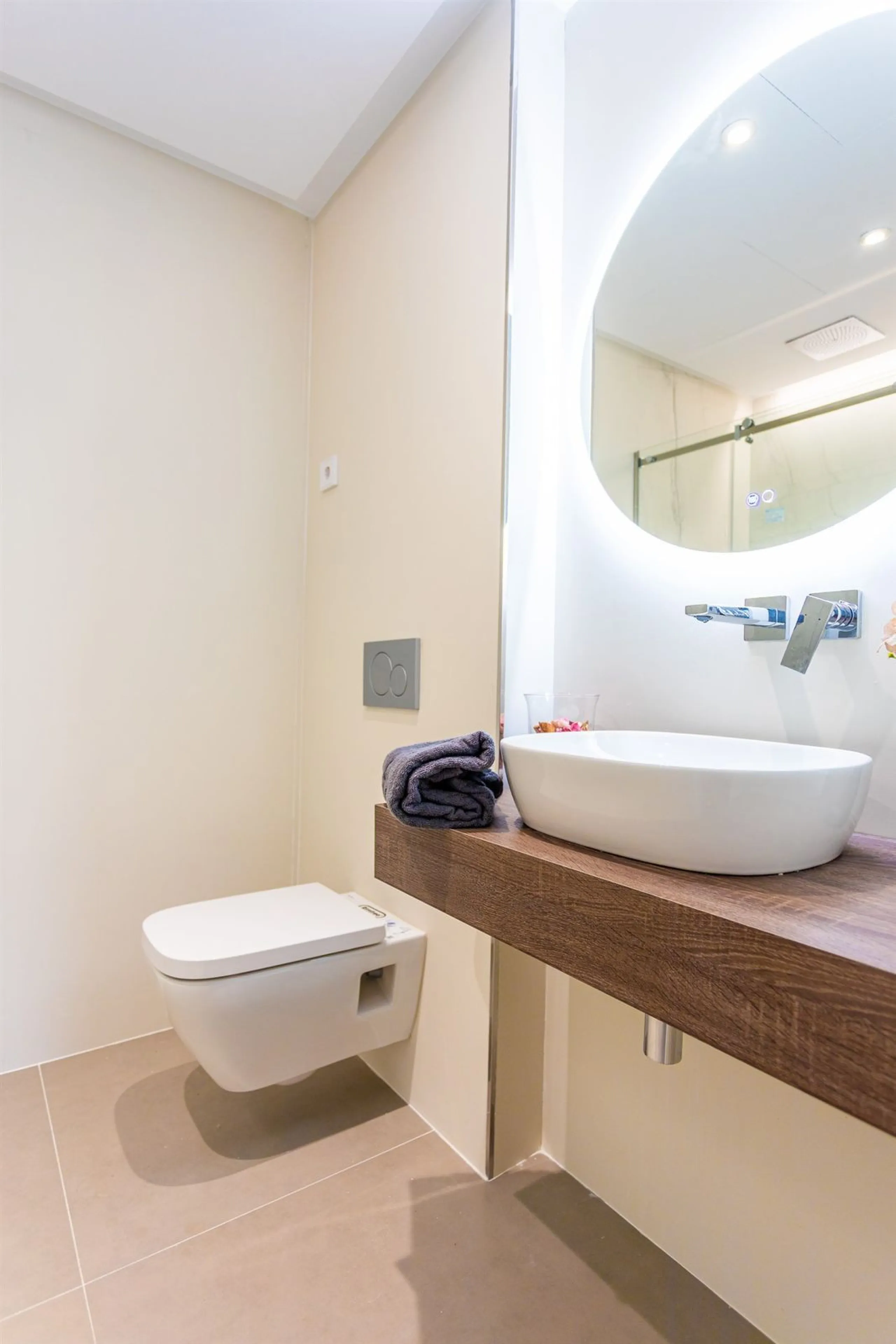 Apartment - Middle Floor Apartment в продаже в Fuengirola, Málaga. В доме 3 спален и 2 ванных комнат. Площадь дома 150 м²