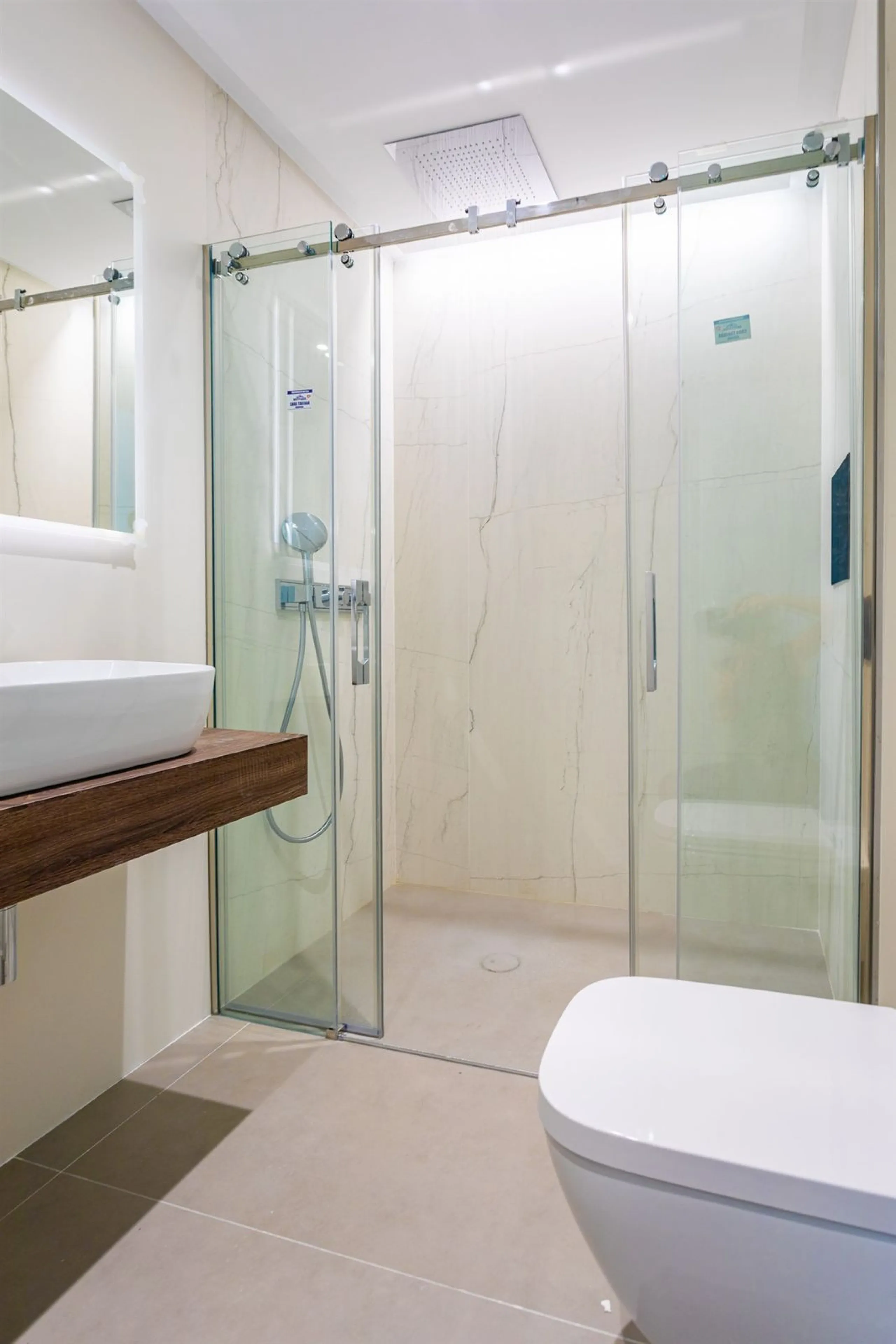 Apartment - Middle Floor Apartment в продаже в Fuengirola, Málaga. В доме 3 спален и 2 ванных комнат. Площадь дома 150 м²