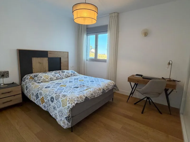 Modern ground floor apartment with sea views located in the sought-after Residencial Mediterráneo in Mijas Costa.