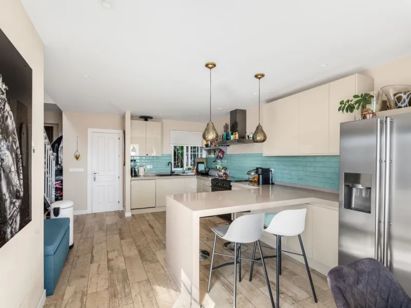 Nestled on the prestigious Golden Mile, this Townhouse is a true gem with stunning panoramic sea and mountain views.