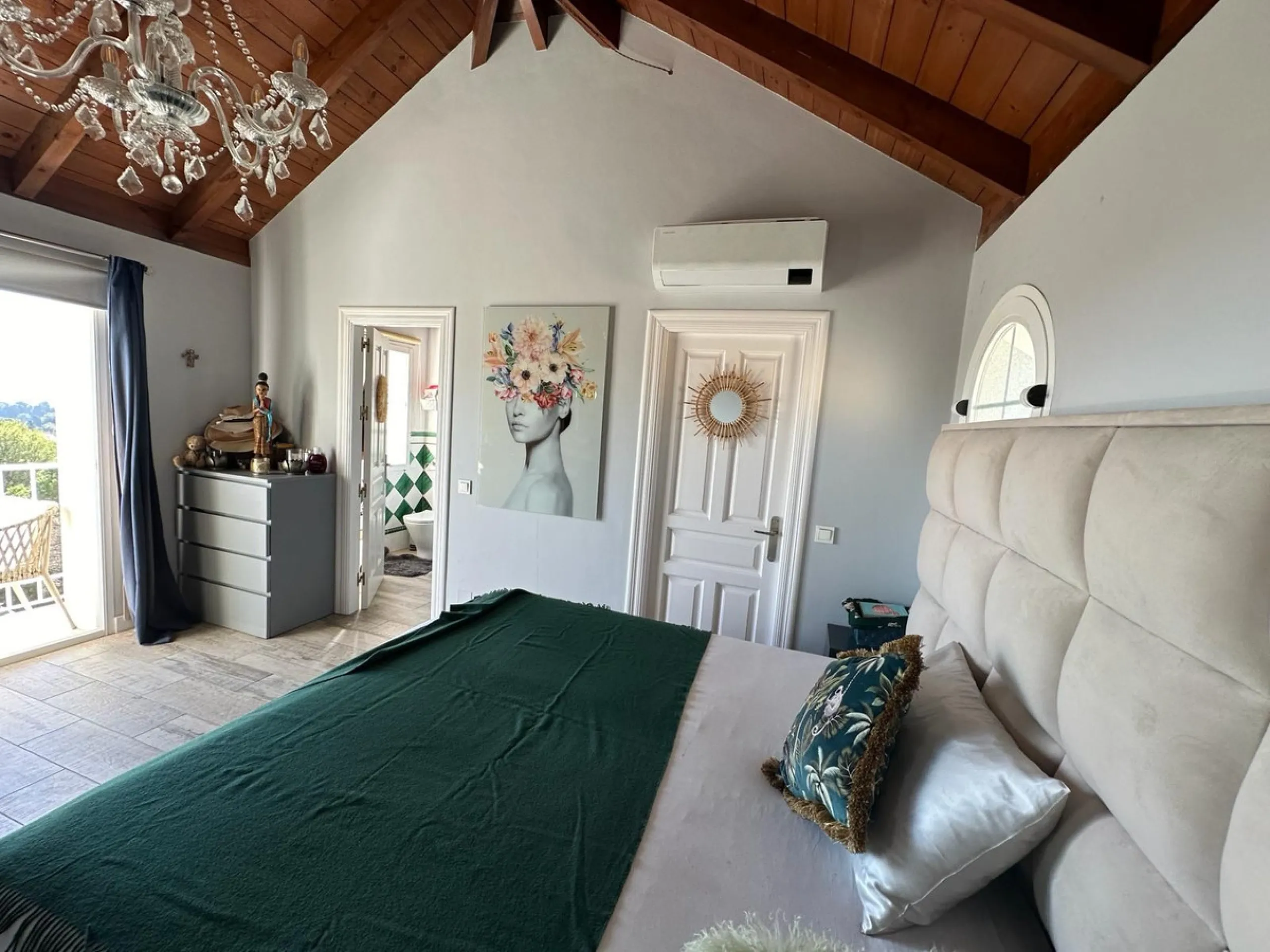 Nestled on the prestigious Golden Mile, this Townhouse is a true gem with stunning panoramic sea and mountain views.