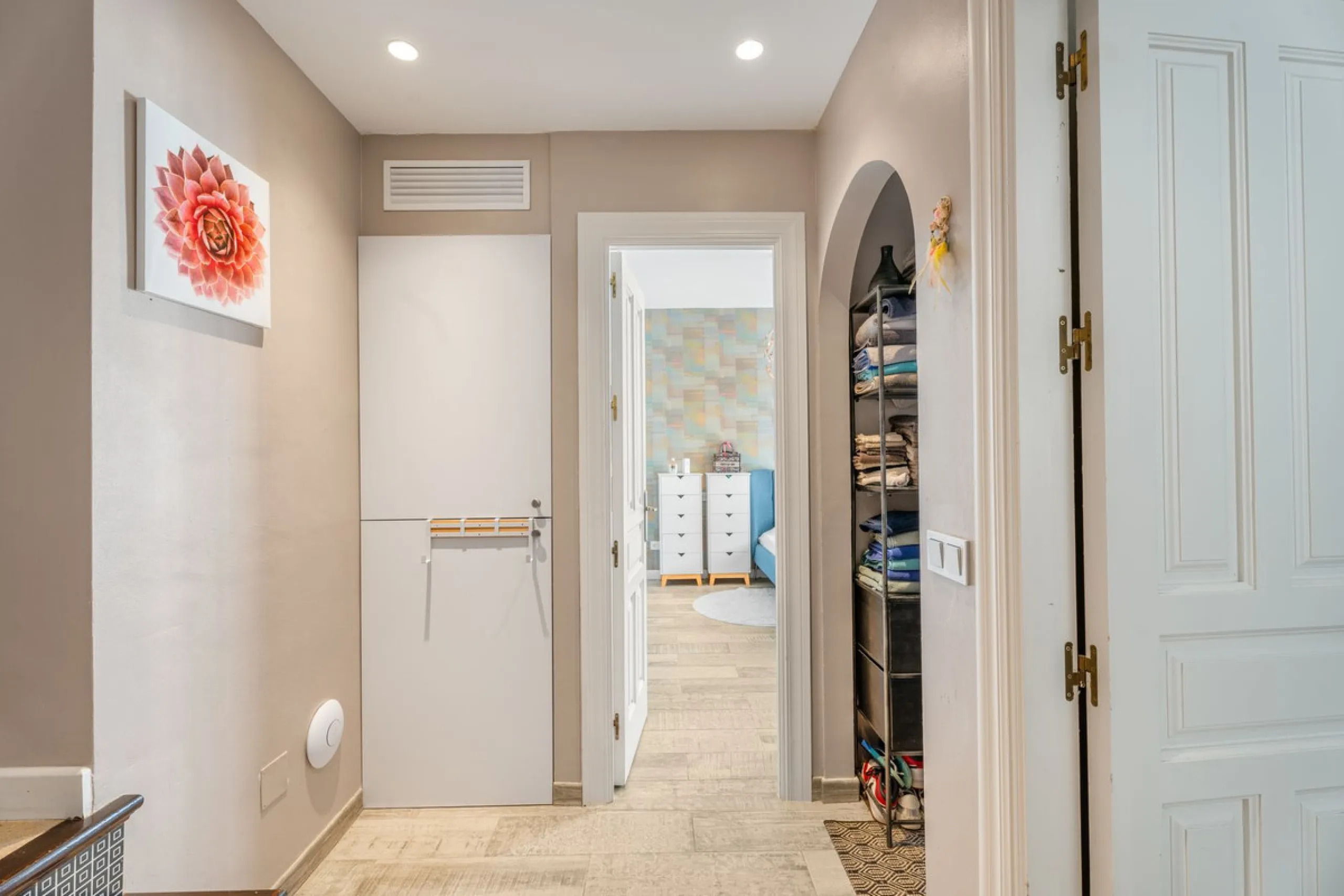 Nestled on the prestigious Golden Mile, this Townhouse is a true gem with stunning panoramic sea and mountain views.