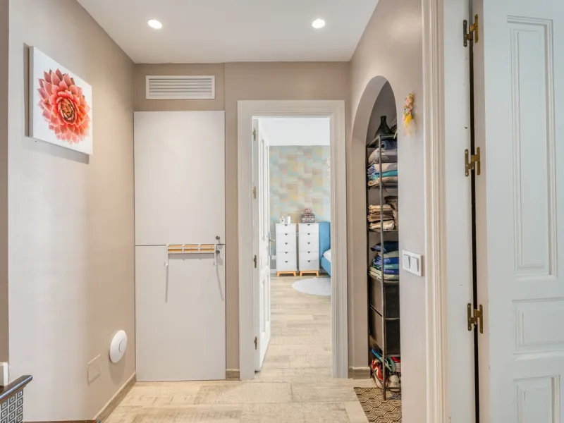 Nestled on the prestigious Golden Mile, this Townhouse is a true gem with stunning panoramic sea and mountain views.