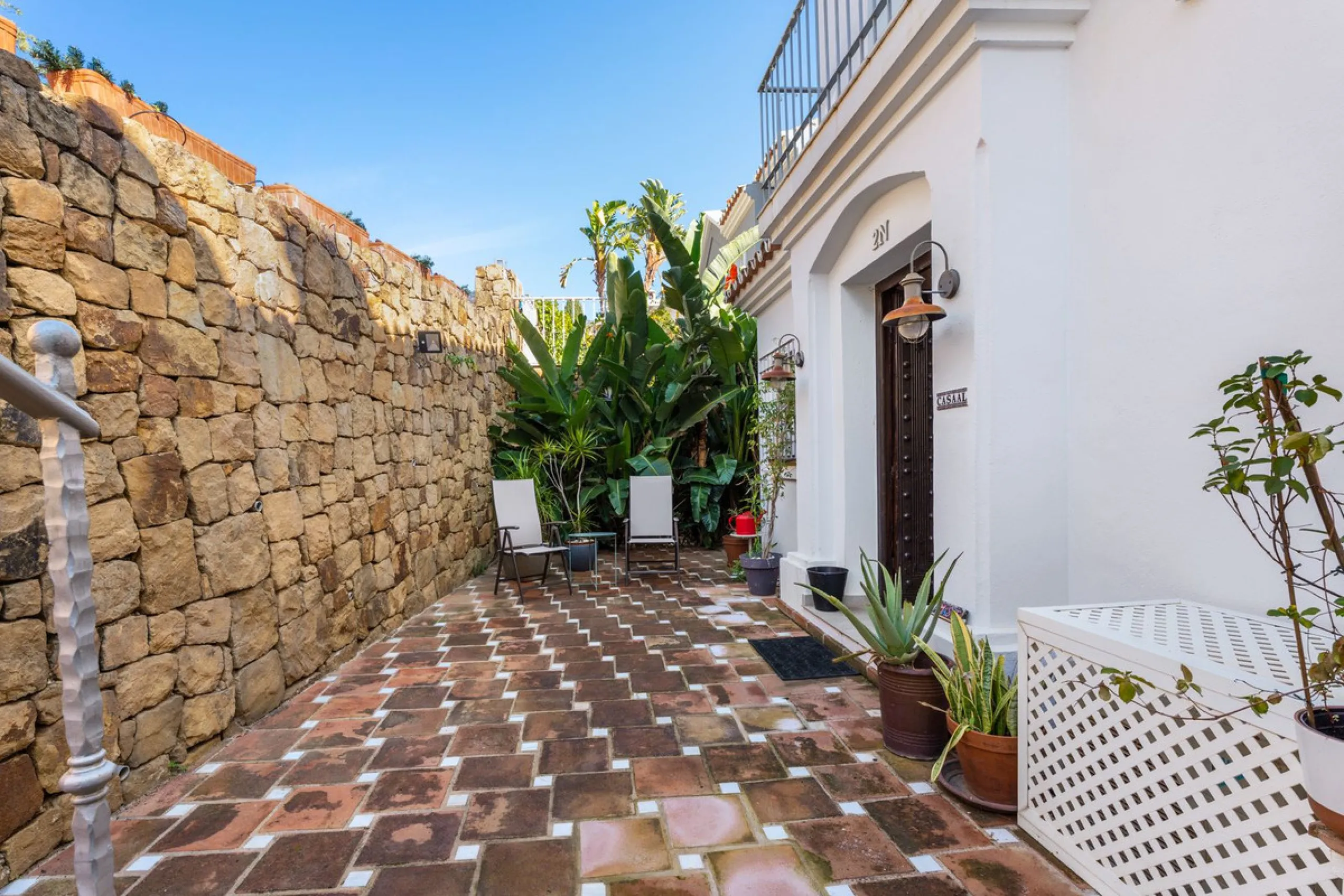Nestled on the prestigious Golden Mile, this Townhouse is a true gem with stunning panoramic sea and mountain views.