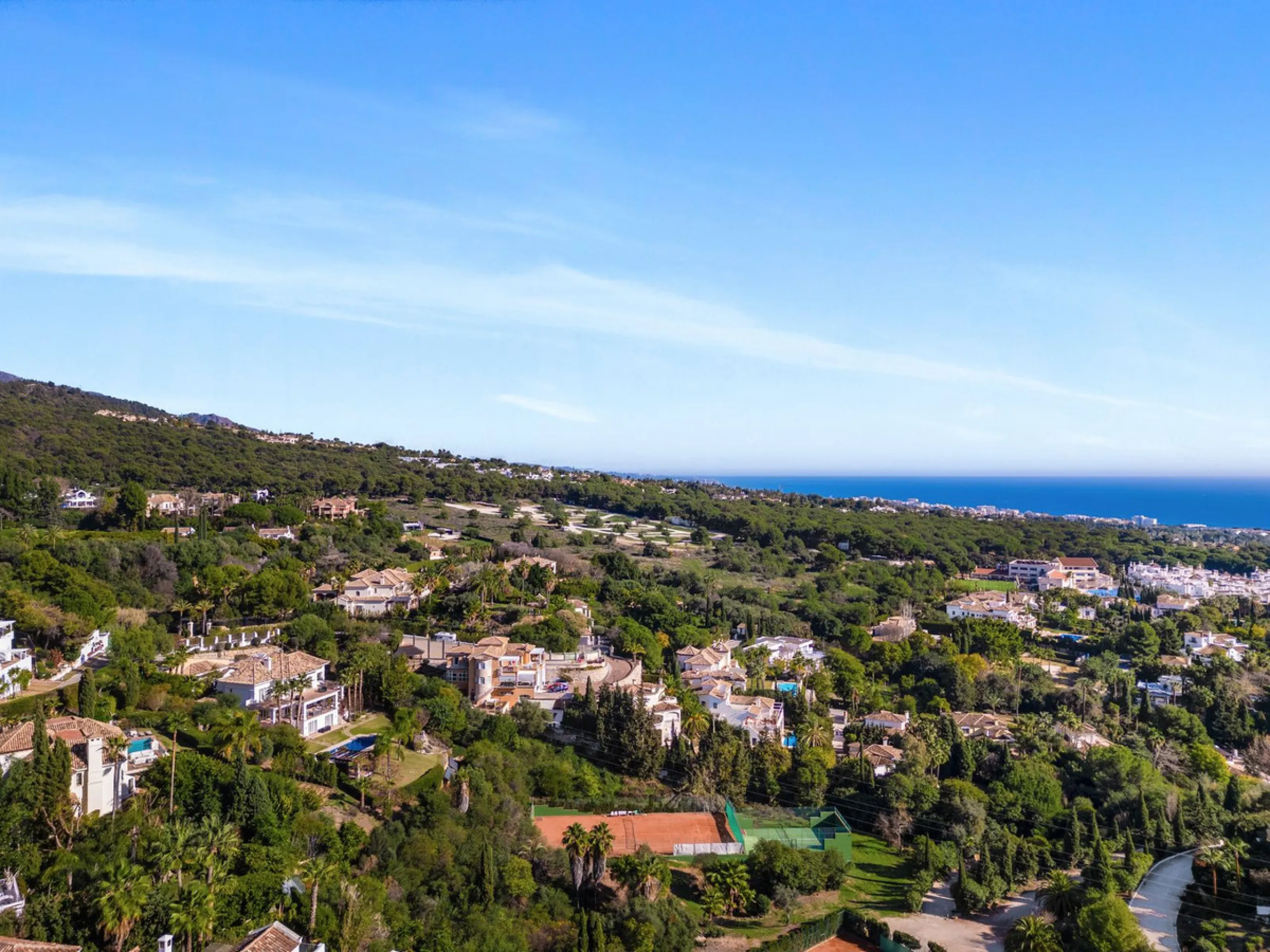 Nestled on the prestigious Golden Mile, this Townhouse is a true gem with stunning panoramic sea and mountain views.