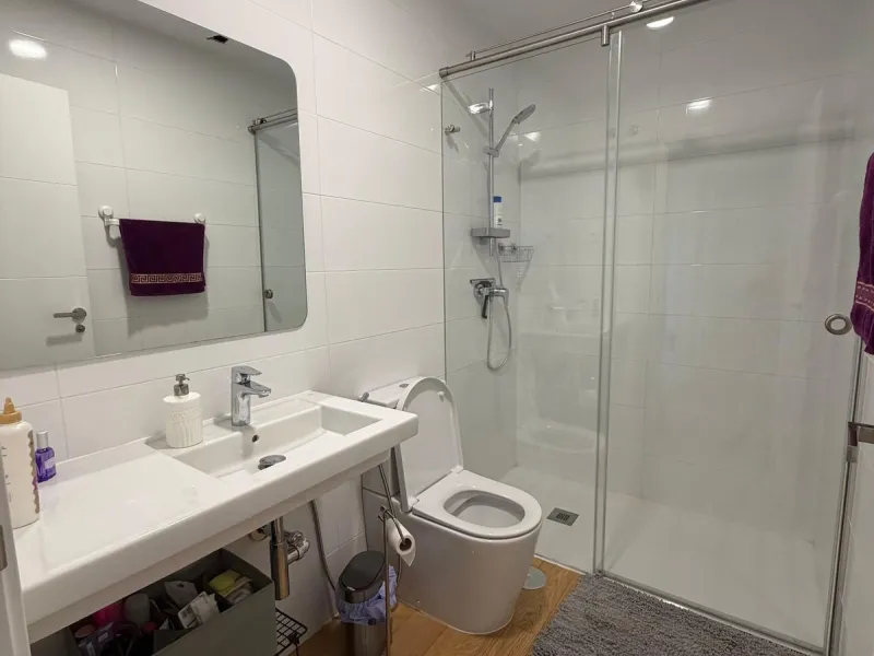 Modern ground floor apartment with sea views located in the sought-after Residencial Mediterráneo in Mijas Costa.