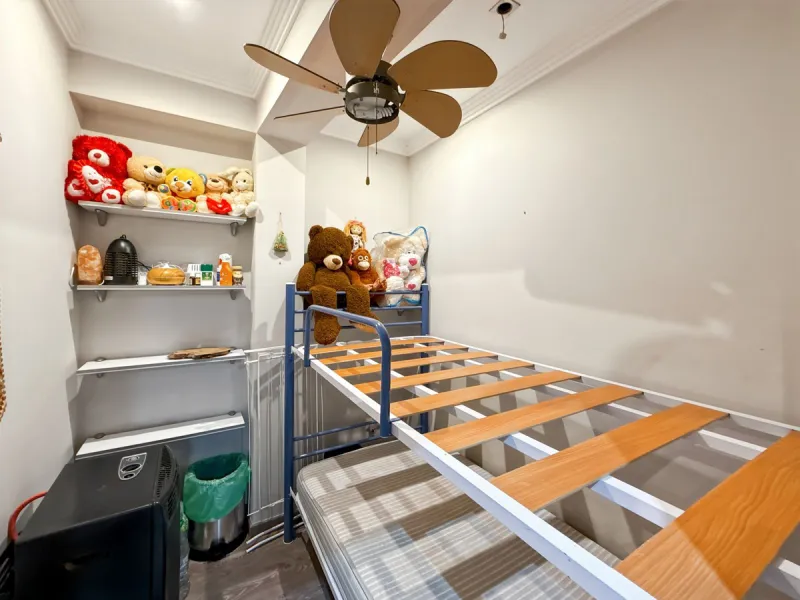 Apartment - Middle Floor Apartment в продаже в Málaga, Málaga. В доме 3 спален и 1 ванных комнат. Площадь дома 57 м²
