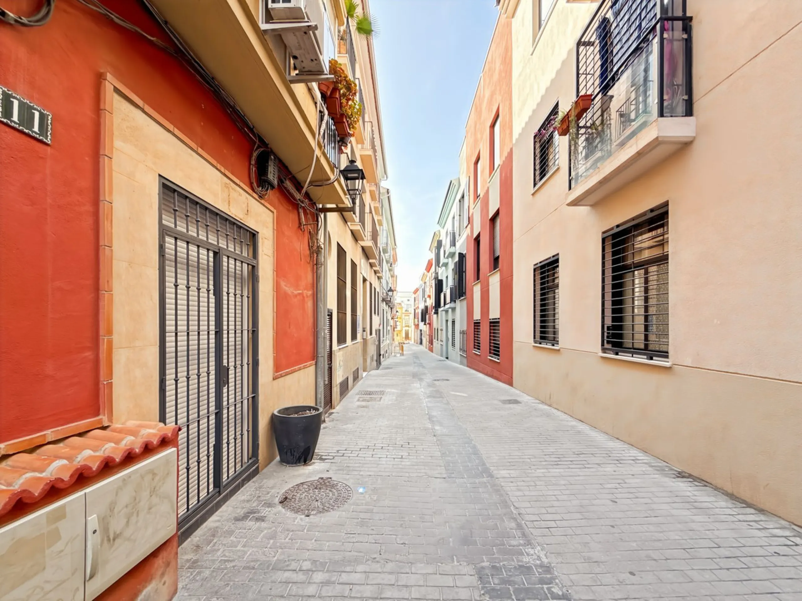 Apartment - Middle Floor Apartment в продаже в Málaga, Málaga. В доме 3 спален и 1 ванных комнат. Площадь дома 57 м²