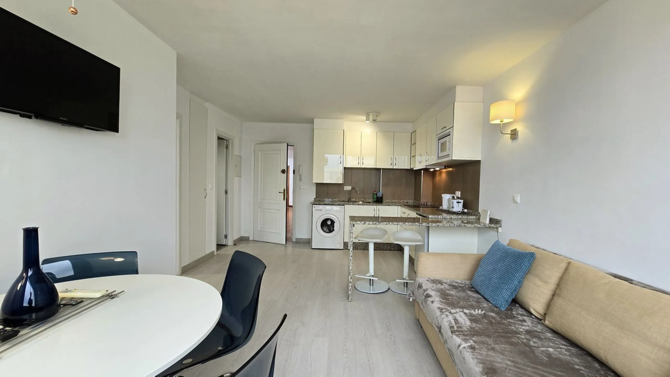 Apartment - Middle Floor Apartment в продаже в Marbella, Málaga. В доме 1 спален и 1 ванных комнат. Площадь дома 54 м²