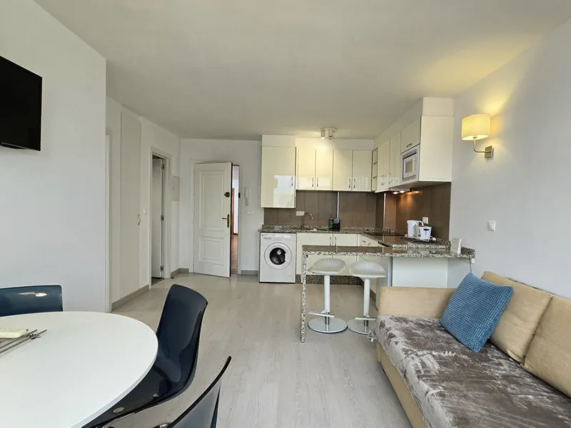 Apartment - Middle Floor Apartment в продаже в Marbella, Málaga. В доме 1 спален и 1 ванных комнат. Площадь дома 54 м²