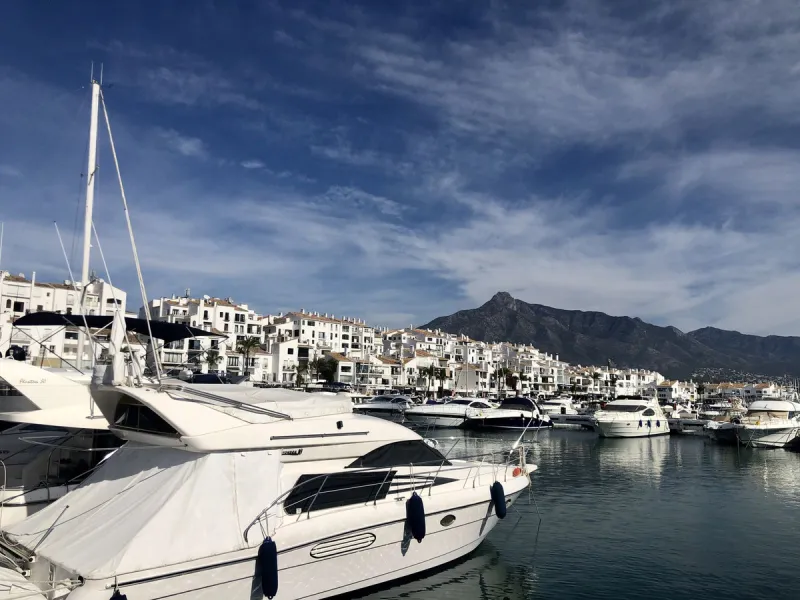 Apartment - Middle Floor Apartment в продаже в Marbella, Málaga. В доме 1 спален и 1 ванных комнат. Площадь дома 54 м²